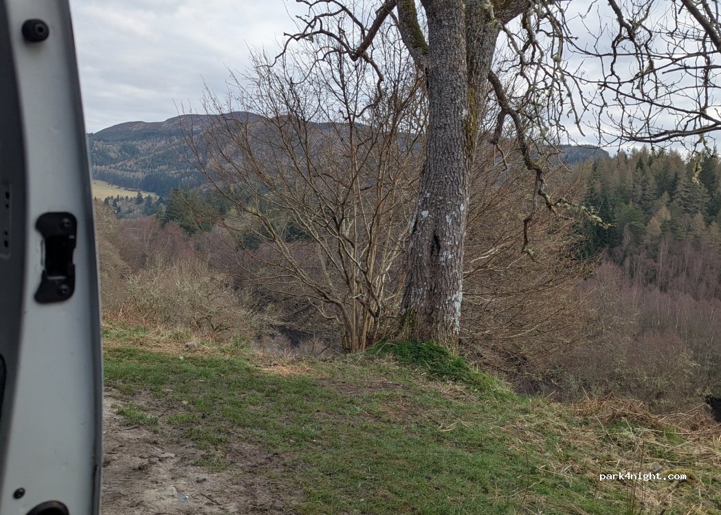 (PH16 5NE) Pitlochry - Unnamed Road — foto 4