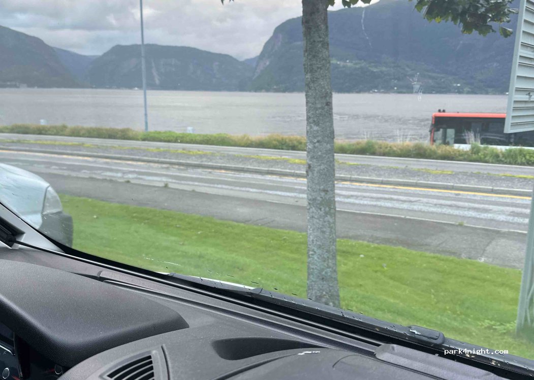 () Ullensvang - 550 — foto