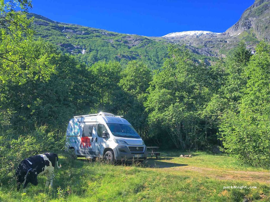 (6848) Fjærland - 570 Riksveg 5 — foto 2