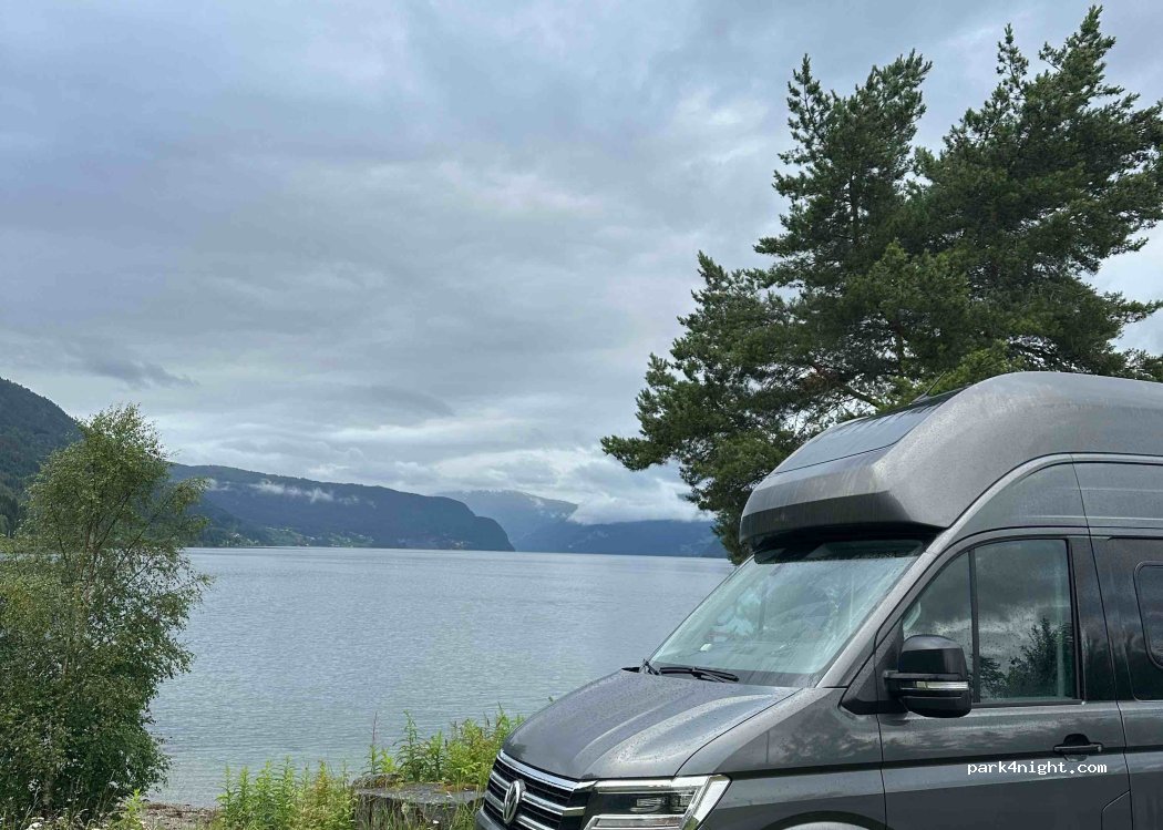 (6797) Utvik - 170 Tistamvegen — foto