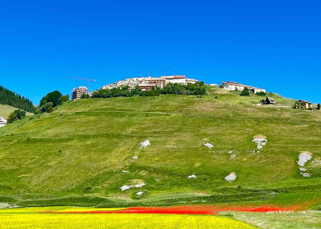(06046) Castelluccio - Unnamed Road — foto
