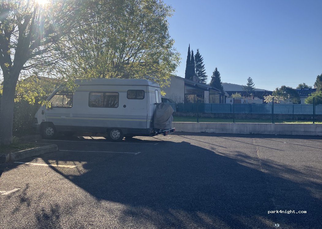 (07120) Pradons - 1 Place Marcel Reverger — foto