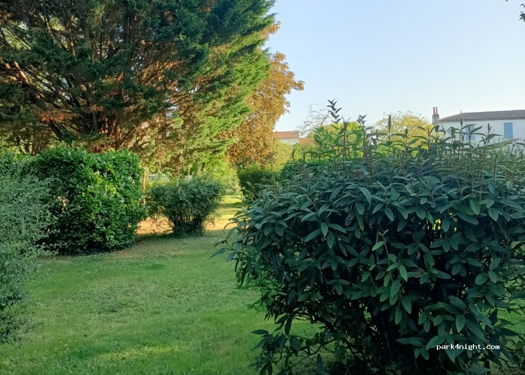 Camping Municipal Les Bords De La Seugne — foto 2