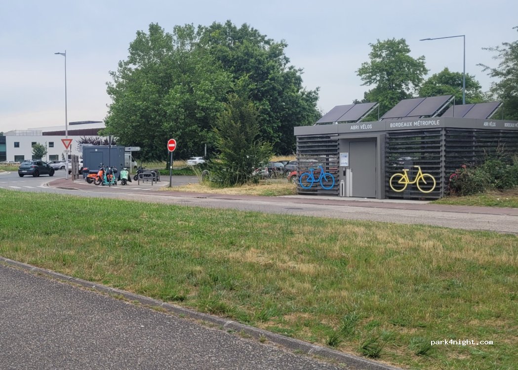 (33700) Mérignac - Rue de la Princesse — foto 4