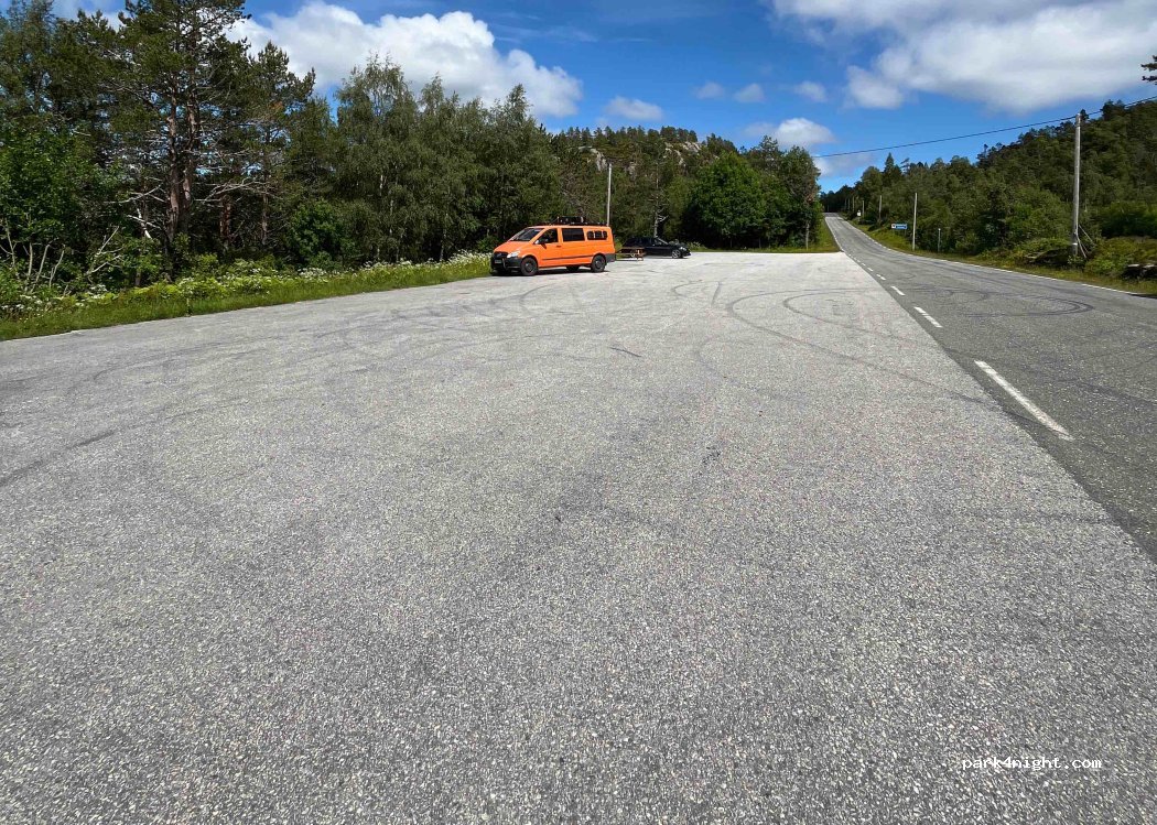 (4596) Eiken - 1320 Eikenveien — foto