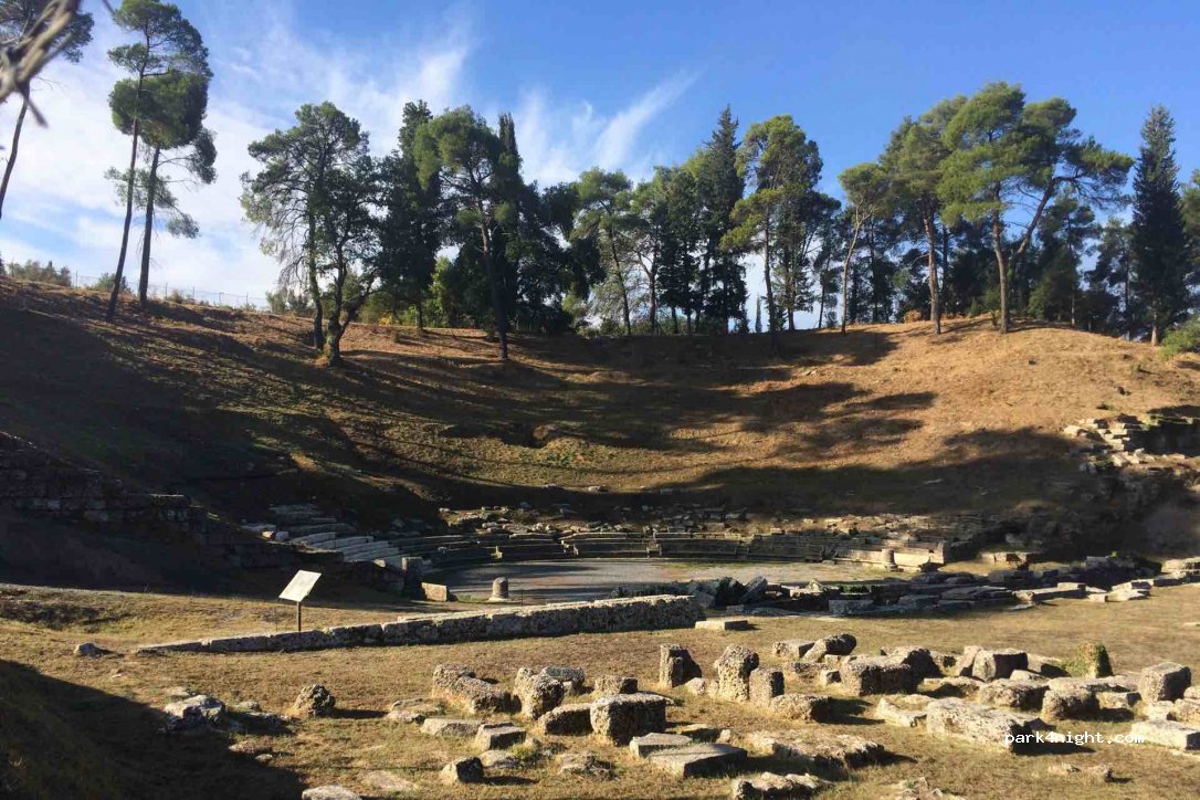 (222 00) Megalopoli - 97 Archeou Theatrou — foto 2