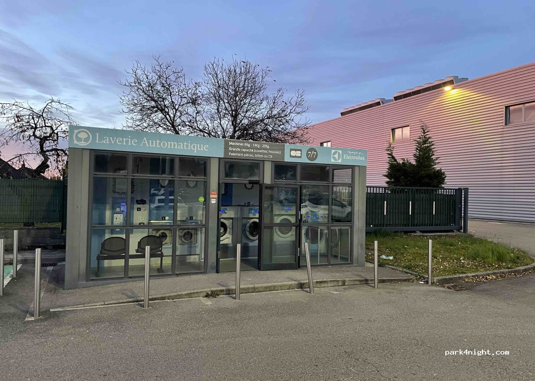 (88300) Neufchâteau - 1273 Avenue de la Division Leclerc — foto