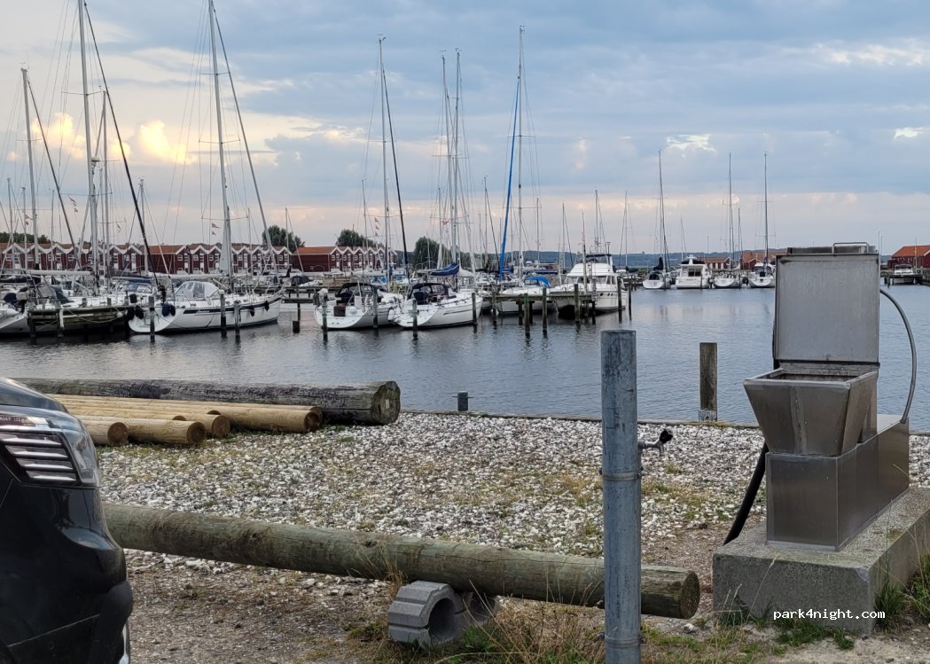 (9240) Nibe - 70 Bryggen — foto