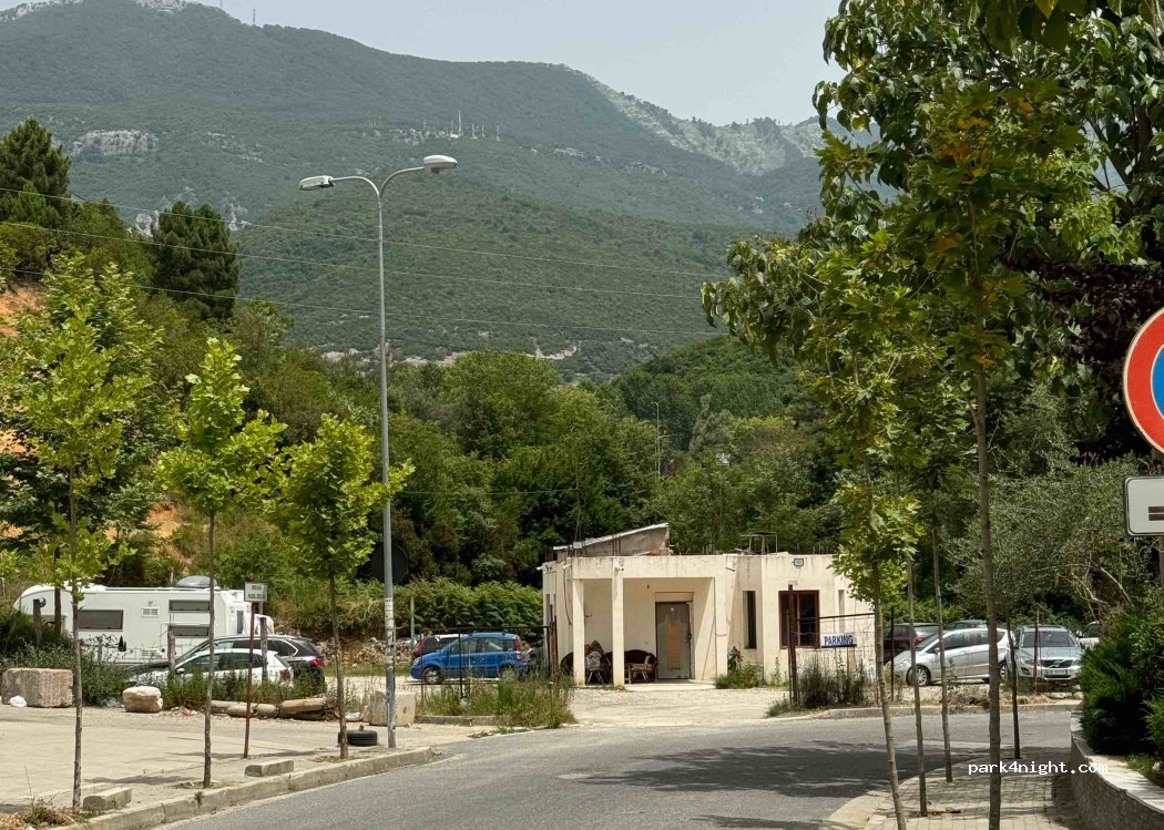 (1040) Tirana - Rruga Muhamet Deliu — foto