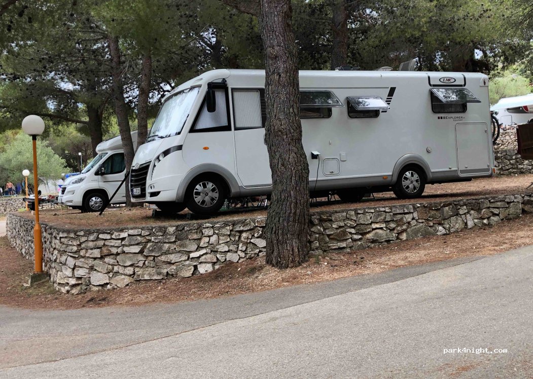 Camp Jezera Lovišća Murter — foto