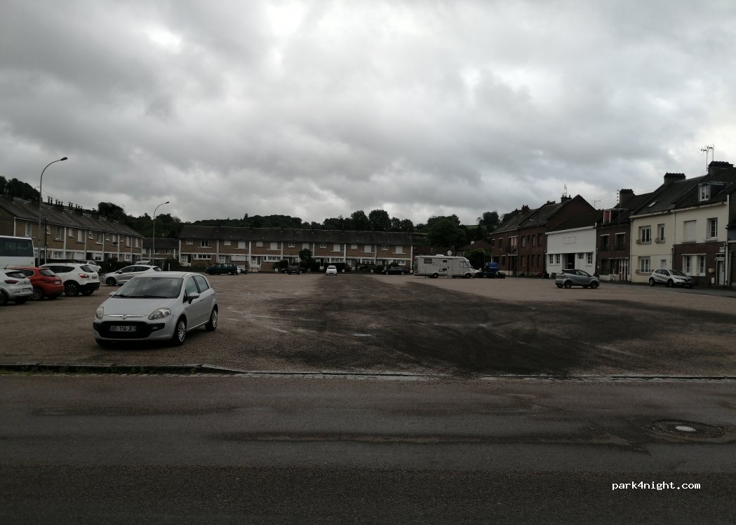 (76390) Aumale - 3 Place de la Libération — foto 3