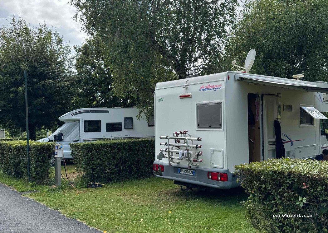 Camping Domaine Relais du Lac en Aveyron — foto
