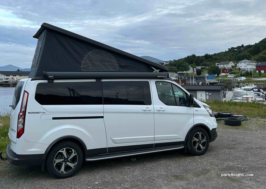 (6055) Godøya - 2 Godøyvegen — foto 2