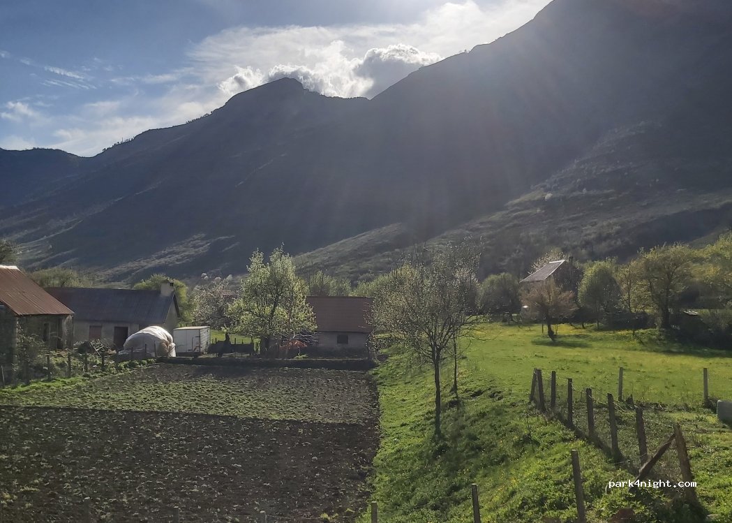 Camping/Cabina/Restorant Tradicional/Bus/Taksi-Theth — foto 3