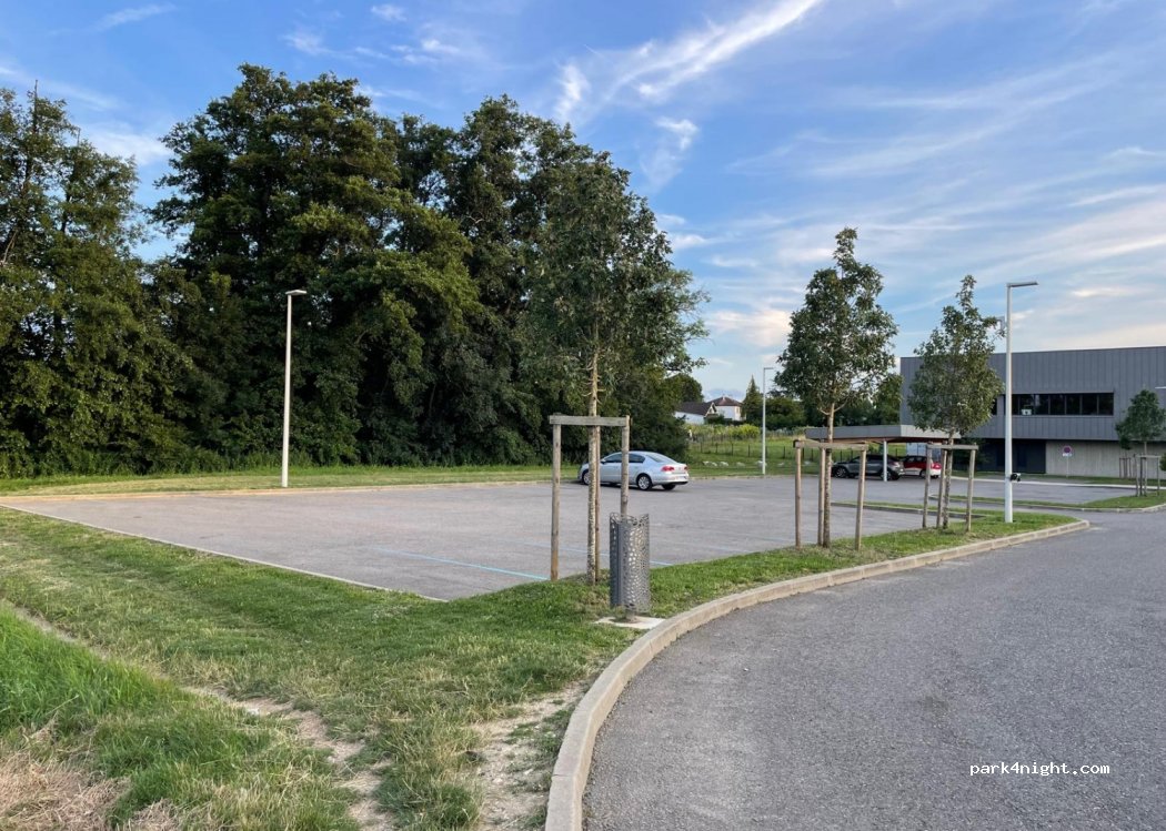 (01210) Ferney-Voltaire - 24 Chemin du Gué — foto