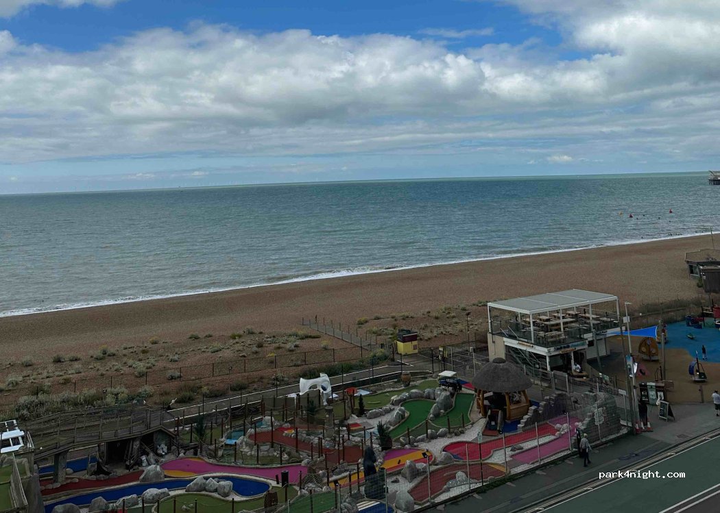(BN2 1DF) Brighton and Hove - 137B Marine Parade — foto