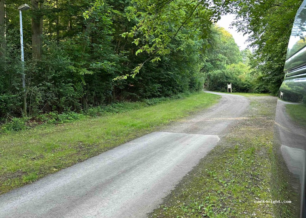 (34479) Breuna - Unnamed Road — foto