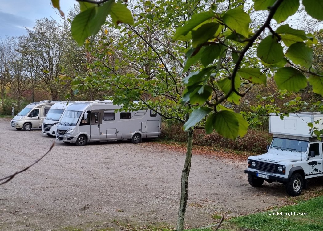(84524) Neuötting - Landshuter Straße — foto