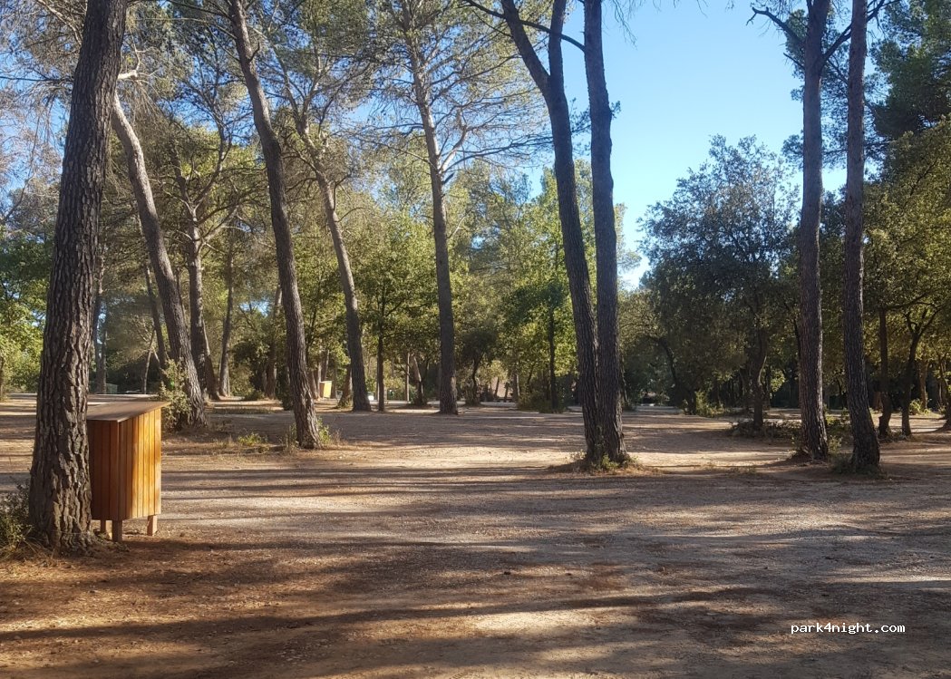 (13760) Saint-Cannat - Chemin de la Diligence — foto 4