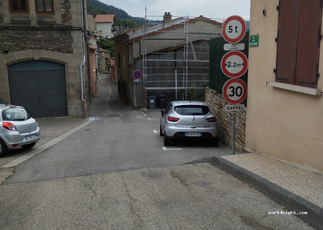 (42100) Saint-Étienne - Rue de la Roche Corbière — foto 3