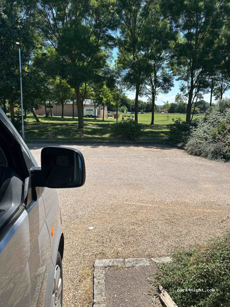 (MK10 9GZ) Middleton - 24 Worrelle Avenue — foto
