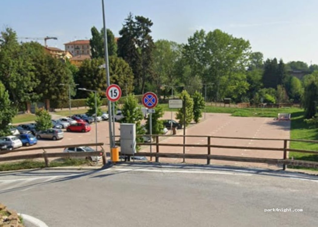 (12022) Busca - Piazza Giovanni Paolo Secondo — foto