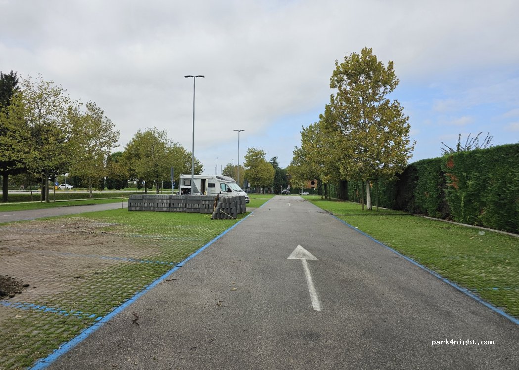 (25019) Sirmione - Parcheggio Tiglio — foto 5