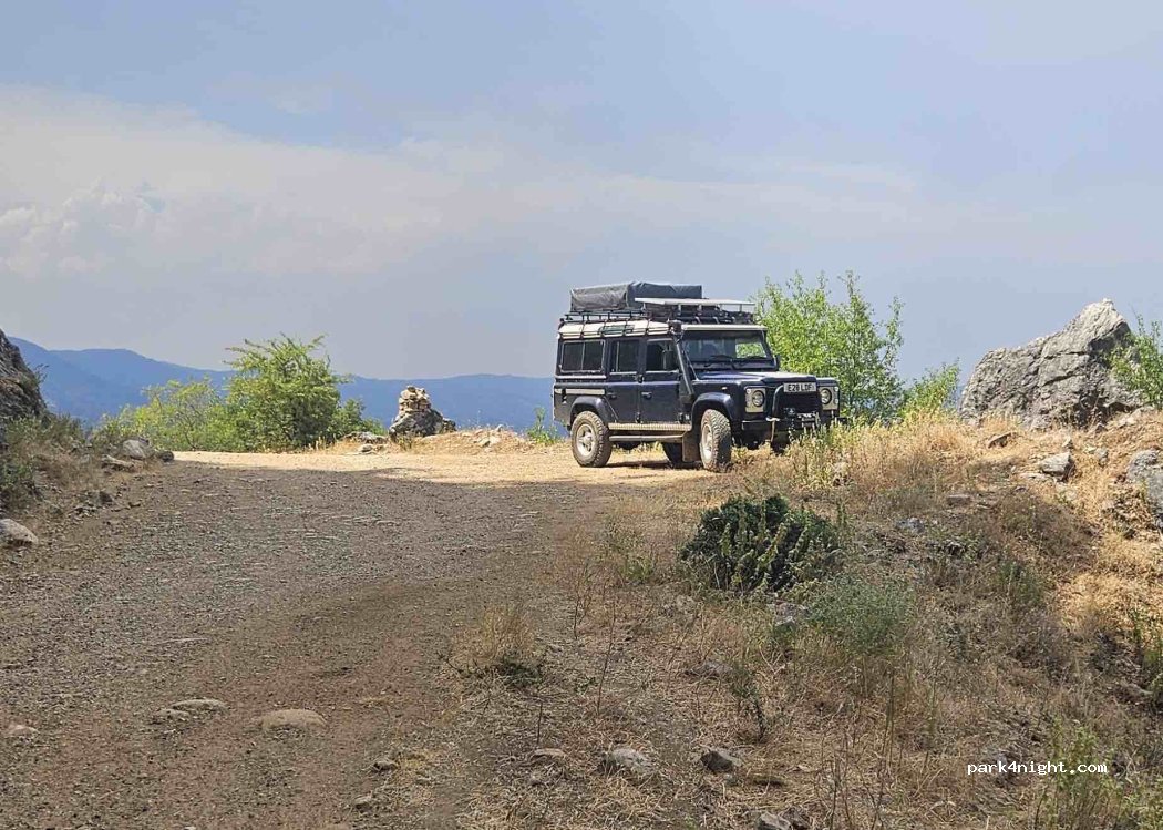(422 00) Diava - Unnamed Road — foto 3