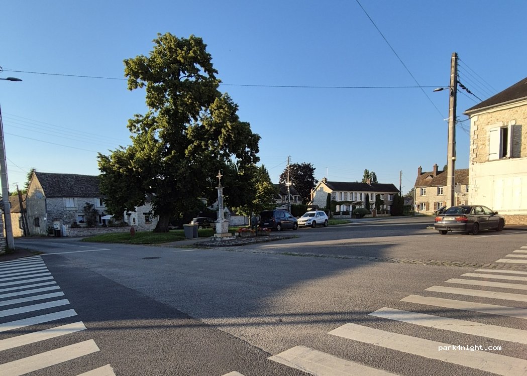 (78980) Saint-Illiers-le-Bois - 2 Place des Tilleuls — foto