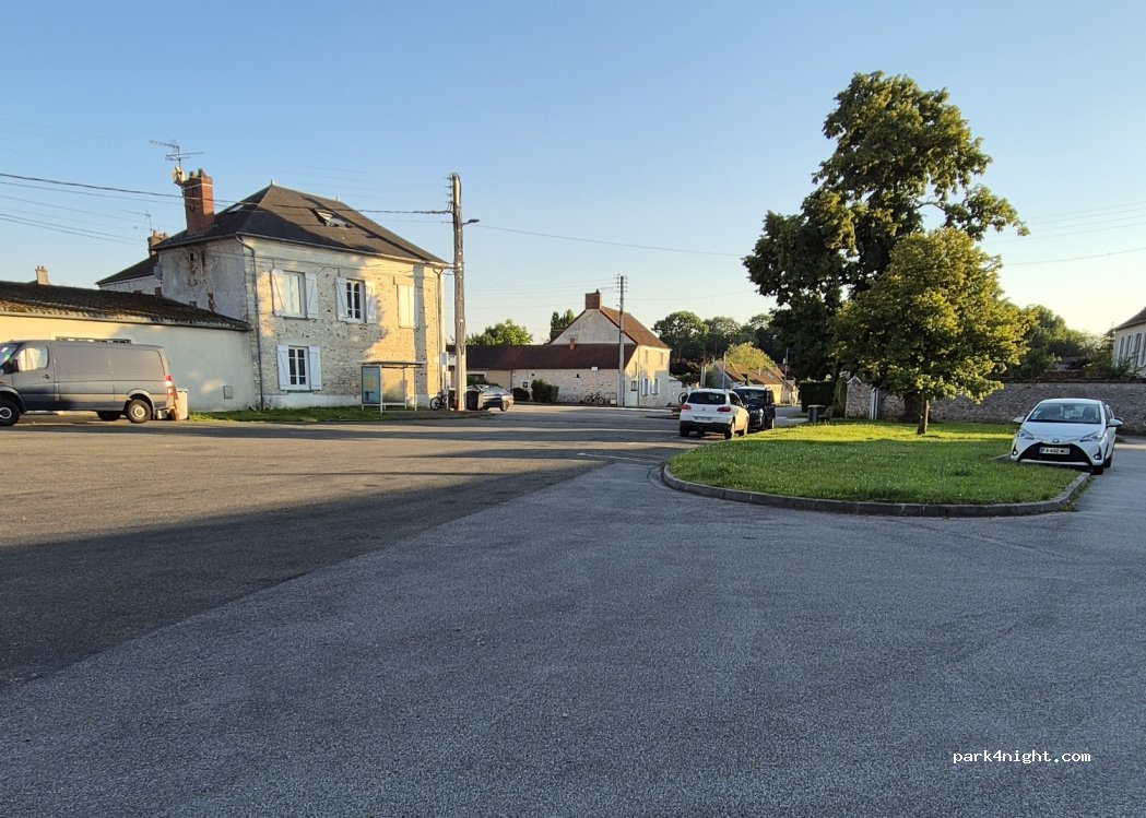 (78980) Saint-Illiers-le-Bois - 2 Place des Tilleuls — foto 2