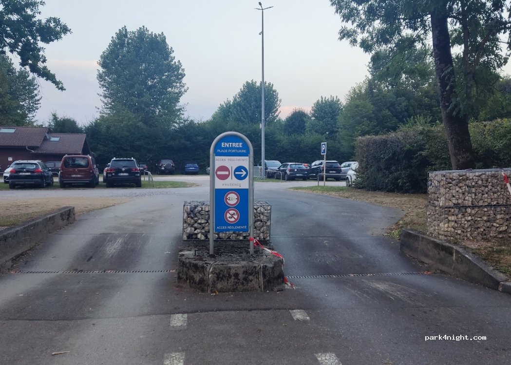 (74140) Sciez - 404 Route du Port — foto 2