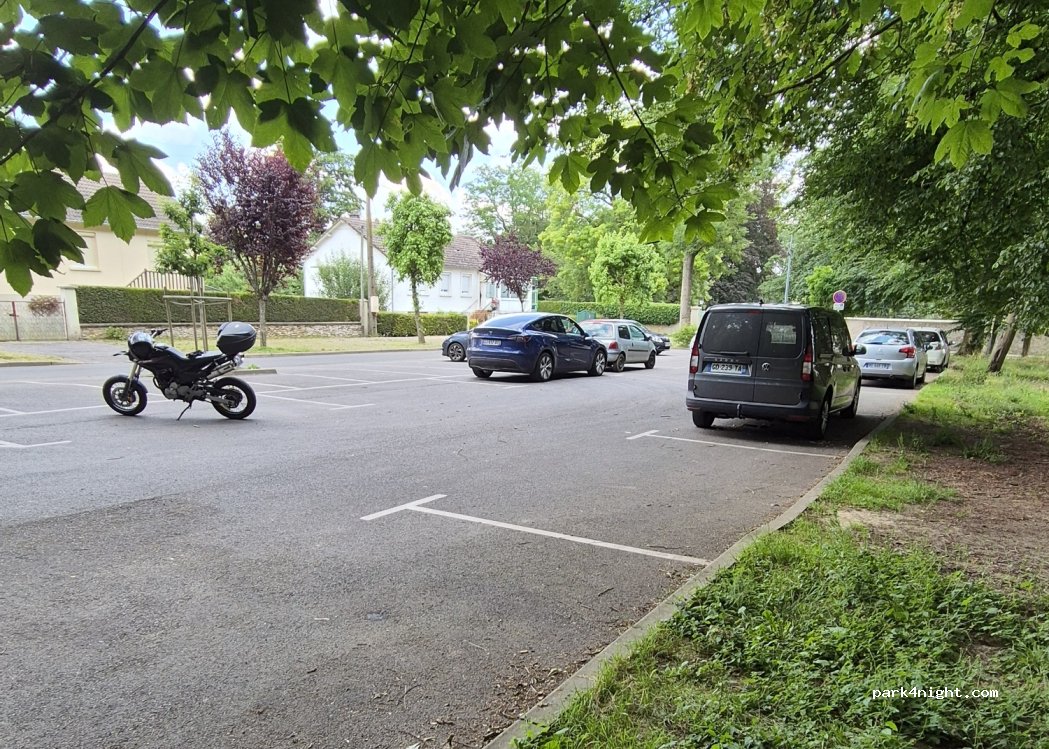 (78980) Bréval - 9 Rue de la Forêt — foto