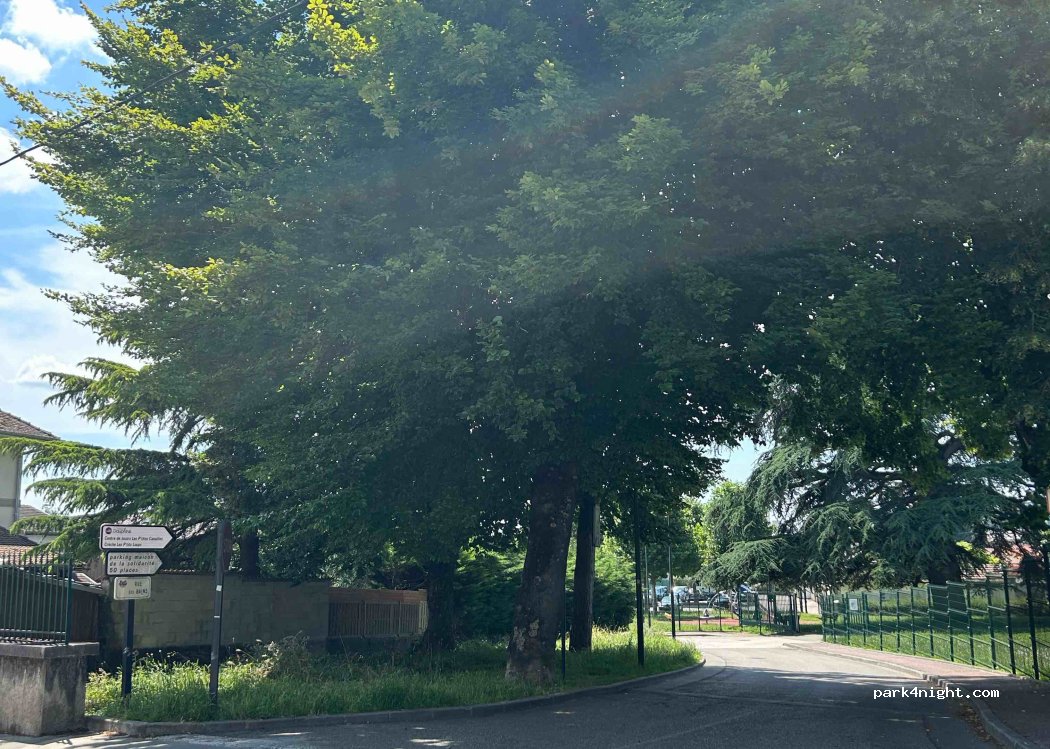 (38110) La Tour-du-Pin - Rue des Bains — foto 2