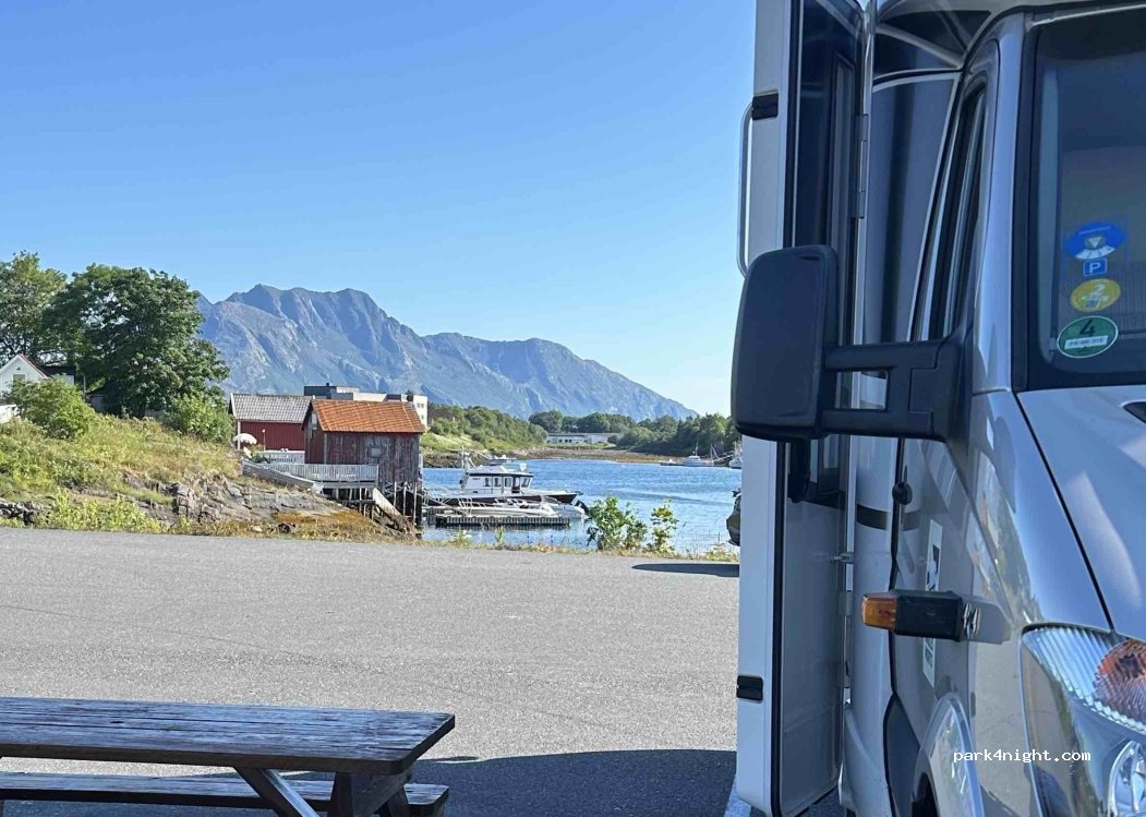 (8850) Herøy - 181 Sør-herøyveien — foto