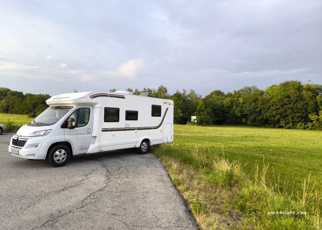 (2351) Wiener Neudorf - 1 Wilo Straße — foto