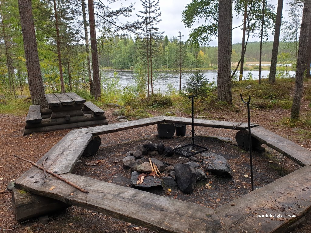 (81750) Ruunaa - Unnamed Road — foto