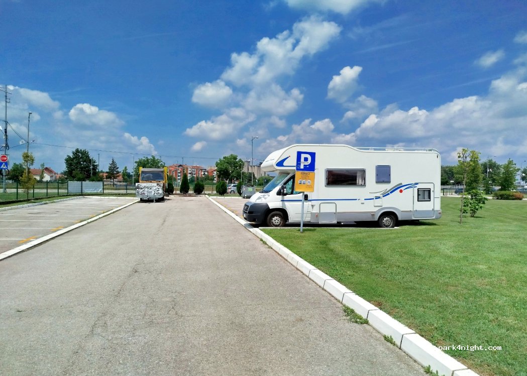 () Ub - Vojvode Mišića — foto