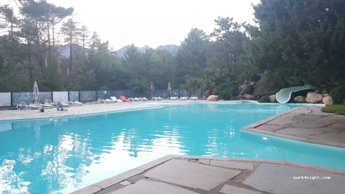 Camping U Mulinacciu : location Bungalow, Mobil Home, piscine avec toboggan aquatique (Corse du Sud, — foto 3