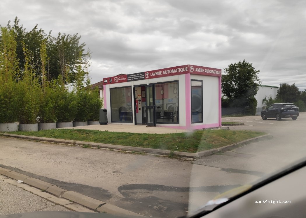 (01500) Ambérieu-en-Bugey - 614 Avenue Léon Blum — foto