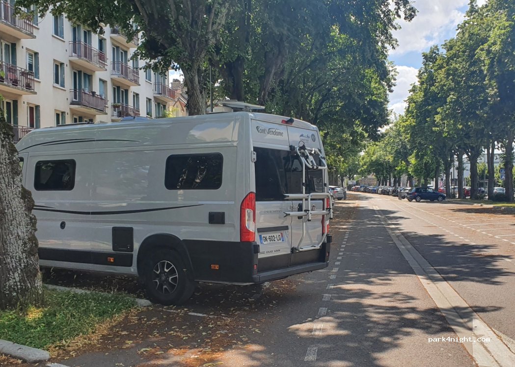 (10000) Troyes - 27 Boulevard Danton — foto