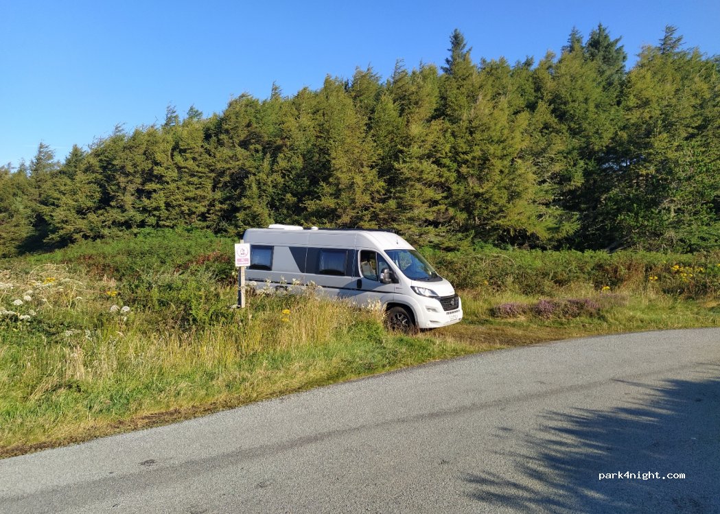 (IV45)  - Unnamed Road — foto
