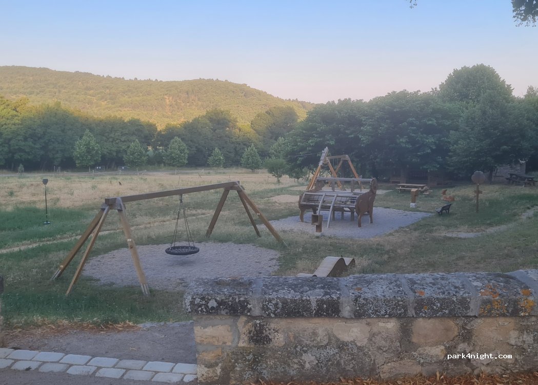 (04300) Saint-Martin-les-Eaux - 300 Avenue du Théâtre de Verdure — foto 2