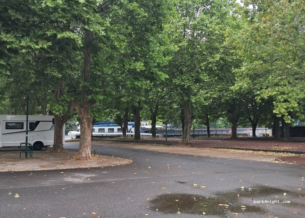 (77430) Champagne-sur-Seine - 7 Stade Paul Hebras — foto 2