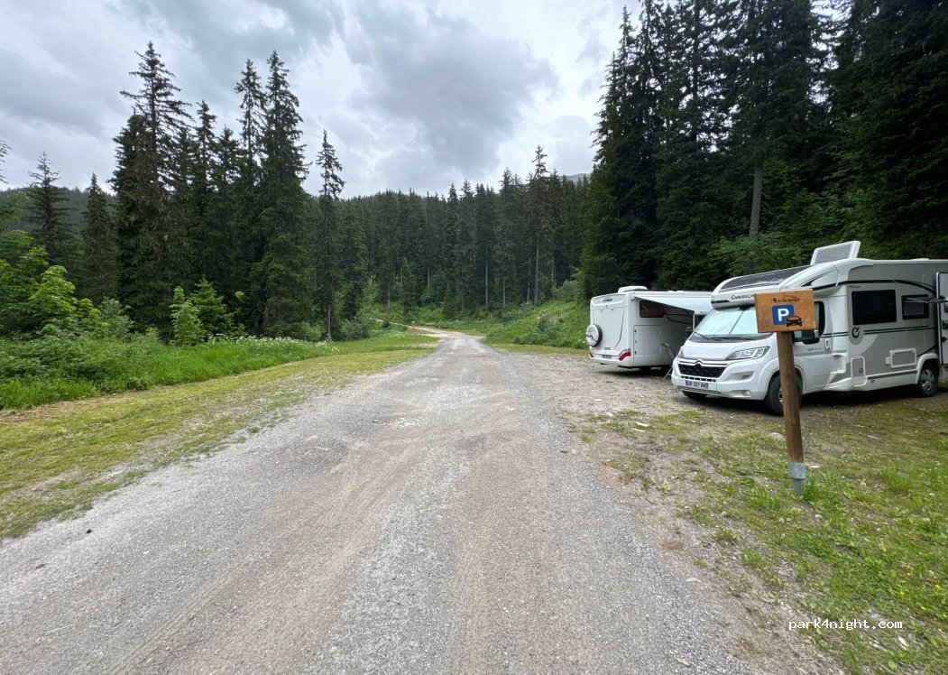 (73550) Les Allues - Unnamed Road — foto 2