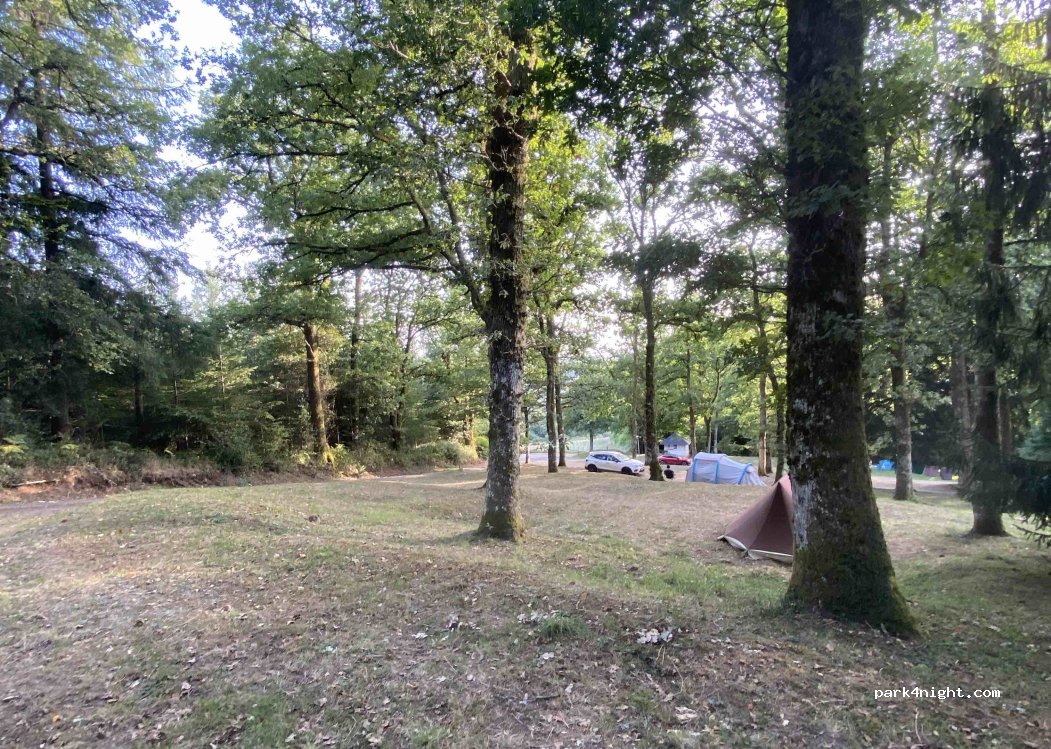 Camping Municipal de Dun-les-Places — foto