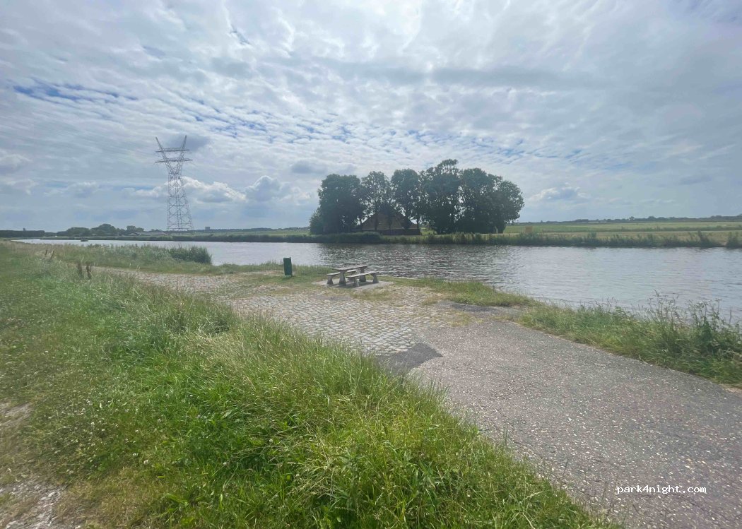 (1461 HM) Zuidoostbeemster - 13 Zuiddijk — foto