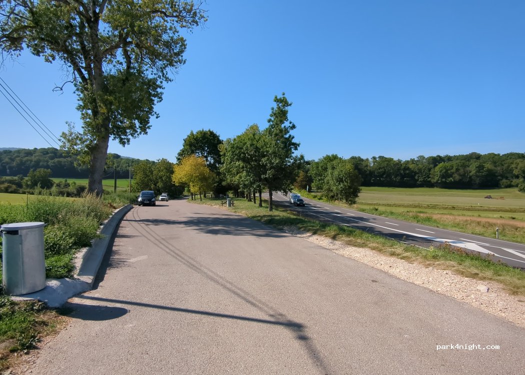 (25440) Le Val - 25480 N83 — foto