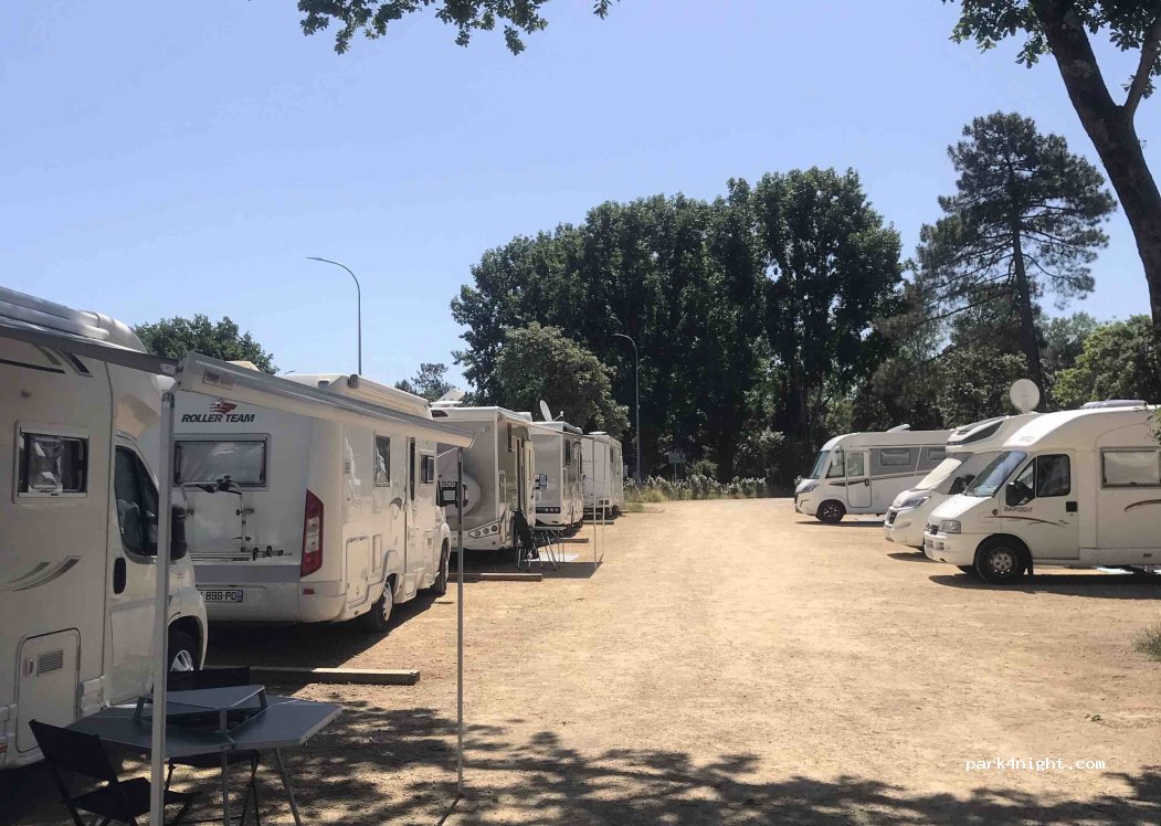 (33740) Arès - 64 Avenue de la Libération — foto 5