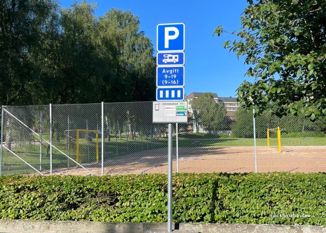 (461 33) Trollhättan - 1 Jochnicksgatan — foto