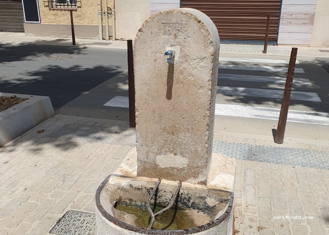 (83570) Cotignac - Pl. Joseph Sigaud — foto
